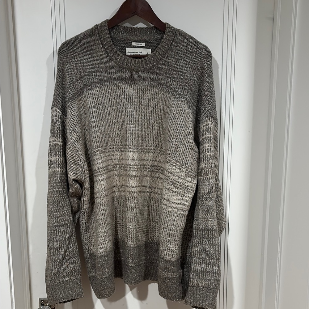 Abercrombie & Fitch Gray Crewneck Sweater with Subtle Stripes